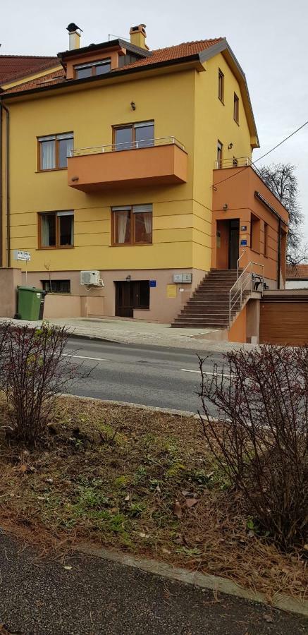 Apartman Maksimir Lux Zagreb-145M2 Екстер'єр фото