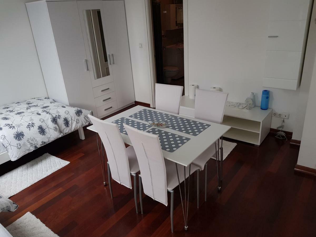 Apartman Maksimir Lux Zagreb-145M2 Екстер'єр фото